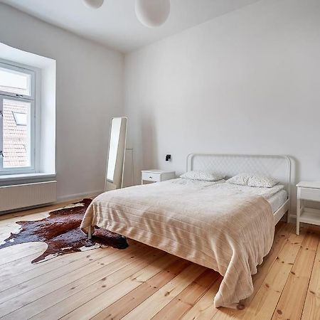 Spacious 2-Bedroom Flat In Old Town By Urban Rent Vilnius Bagian luar foto