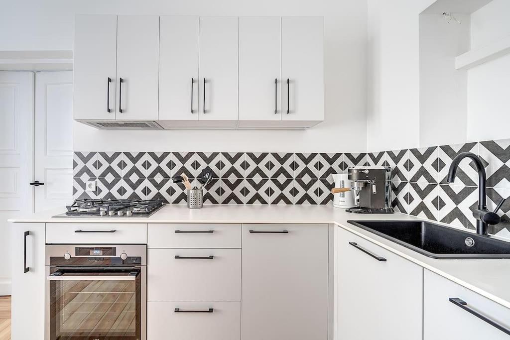 Spacious 2-Bedroom Flat In Old Town By Urban Rent Vilnius Bagian luar foto