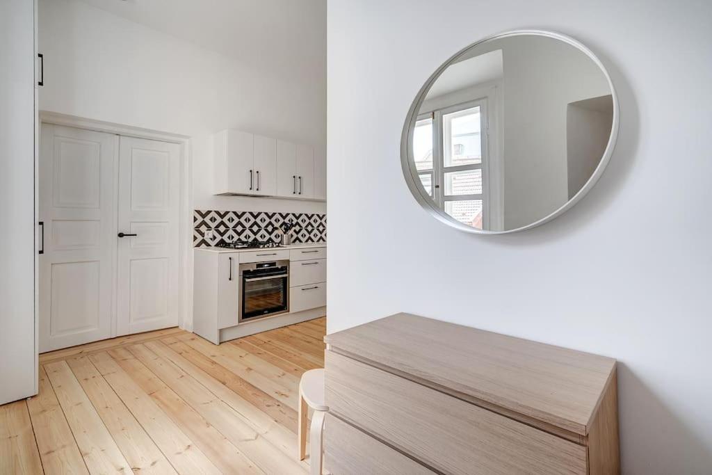 Spacious 2-Bedroom Flat In Old Town By Urban Rent Vilnius Bagian luar foto