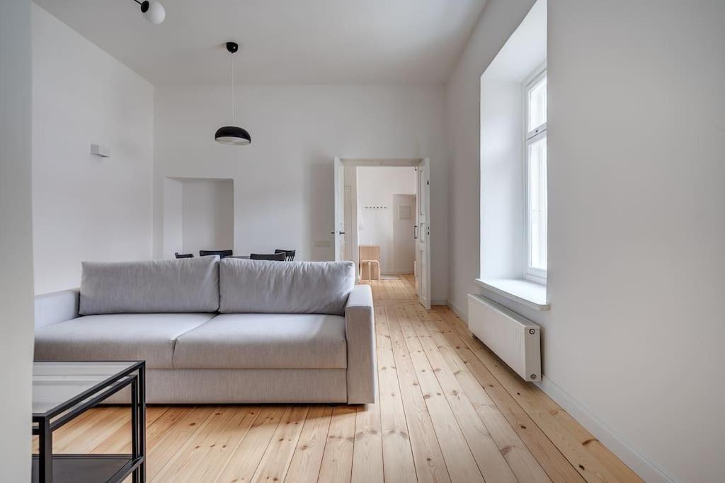 Spacious 2-Bedroom Flat In Old Town By Urban Rent Vilnius Bagian luar foto