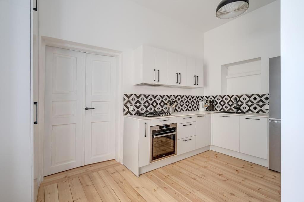 Spacious 2-Bedroom Flat In Old Town By Urban Rent Vilnius Bagian luar foto
