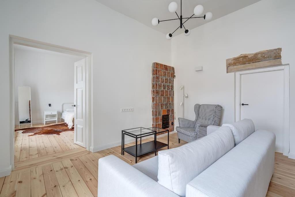 Spacious 2-Bedroom Flat In Old Town By Urban Rent Vilnius Bagian luar foto